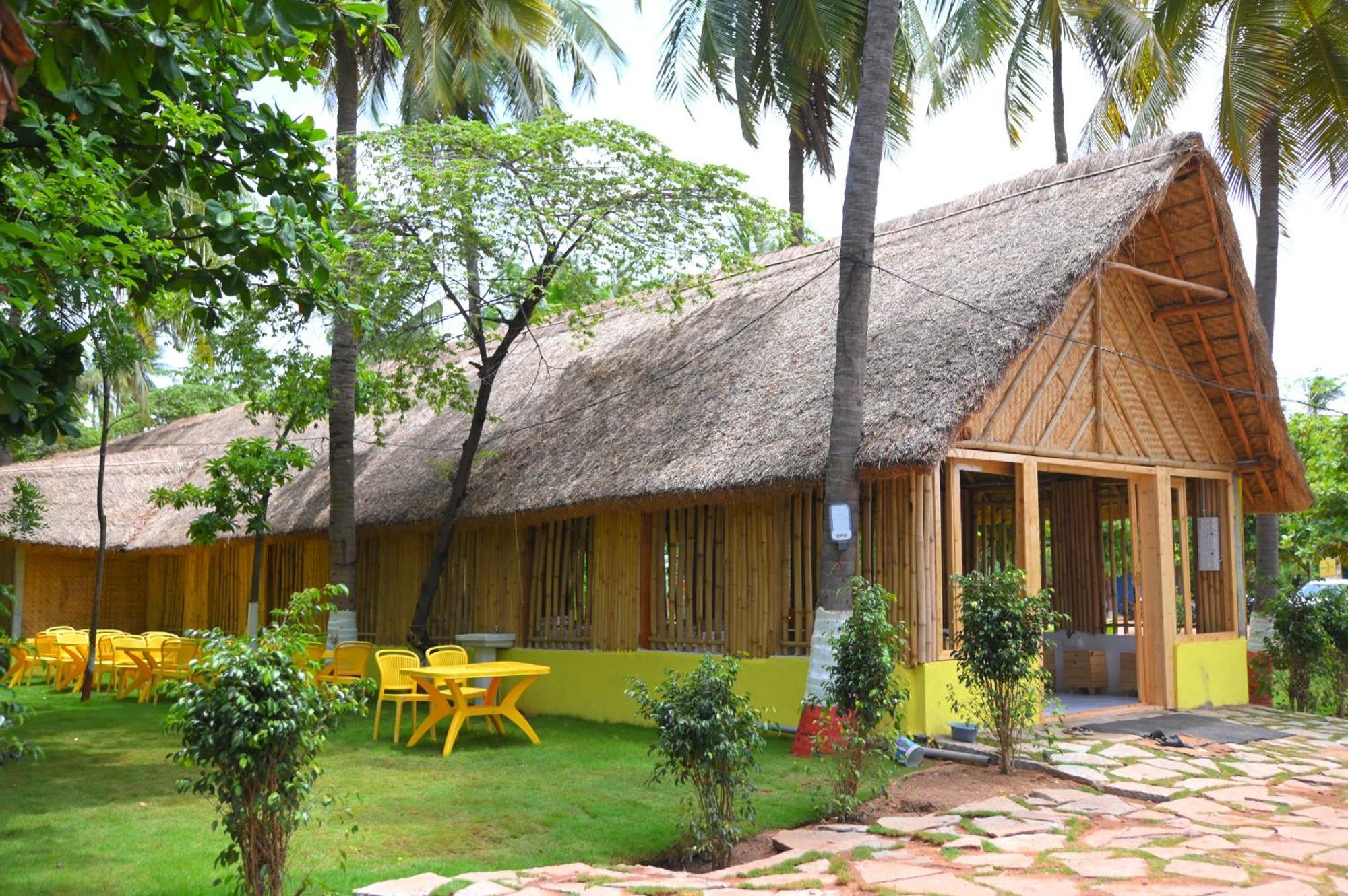 Отель Tamarind Tree Way Side Amenities Хоспет Экстерьер фото